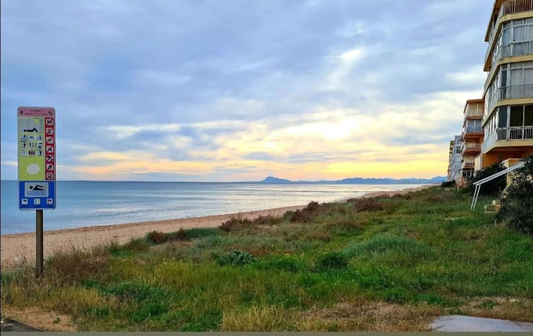 Apartamento En La Playa Tavernes de la Valldigna Exterior foto